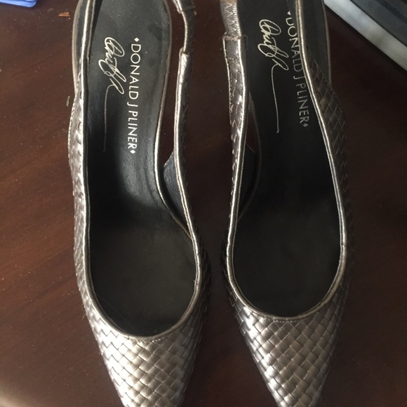 Donald J Pliner metallic sling backs Size6.5 - Picture 1 of 5